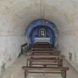 All�interno l�edificio religioso si sviluppa tutto in lunghezza, sembra quasi un tunnel...